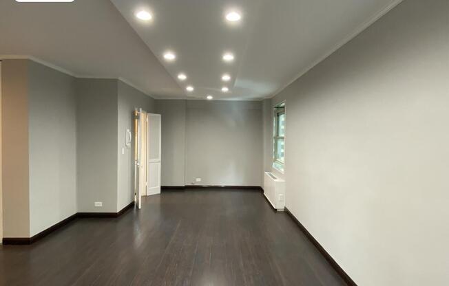 1 bed, 1.5 baths, 974 sqft, $5,000, Unit 22B