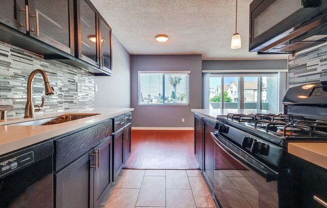 537 Hyde Park Blvd