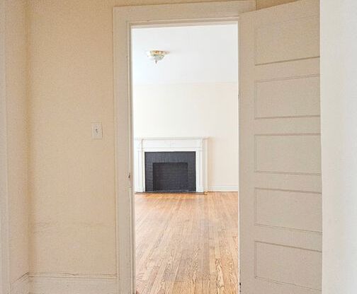 2 beds, 1 bath, 1,100 sqft, $1,725, Unit F1
