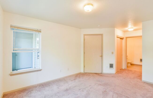 1 bed, 1 bath, 636 sqft, $1,325, Unit 427-27