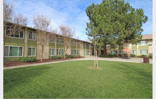 7940 Brentwood Blvd
