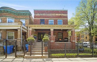 1067 Unit West Balmoral Ave.