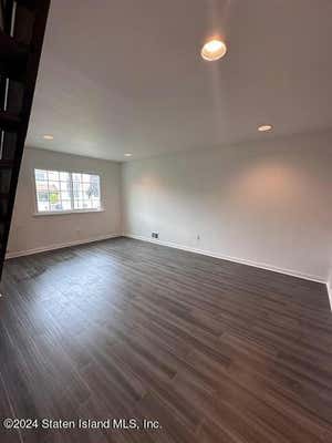 3 beds, 3 baths, 1,200 sqft, $3,300, Unit B