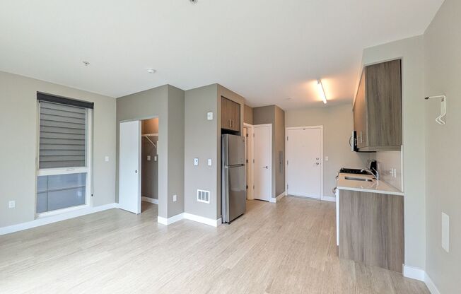 Studio, 1 bath, 400 sqft, $1,300, Unit 321