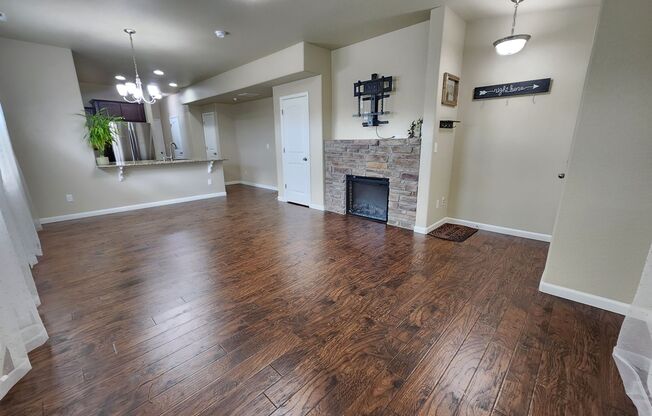 Quiet 2 bed 3 bath home in the 80923 area!!
