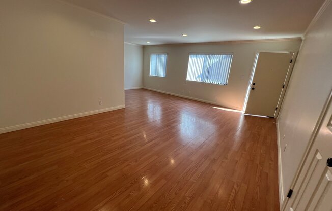 625 E CYPRESS
