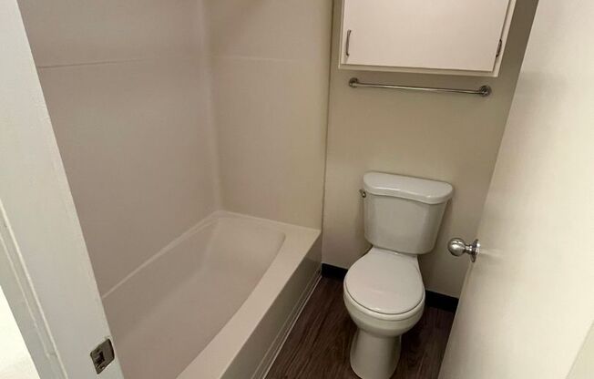 1 bed, 1 bath, 700 sqft, $1,440, Unit 0051