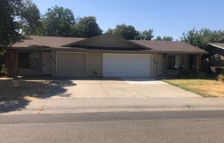 NICE 2 BED/2 BATH DUPLEX IN RANCHO CORDOVA!!