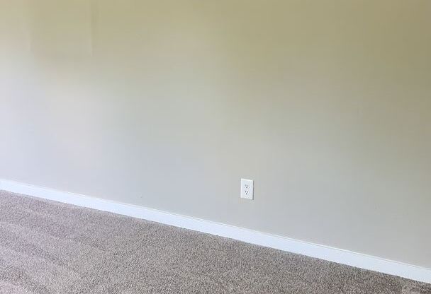 3 beds, 1 bath, $1,200