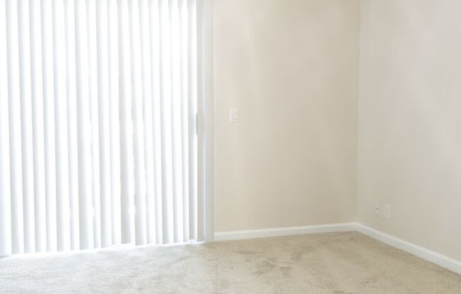 2 beds, 2 baths, 945 sqft, $2,650, Unit 57-203