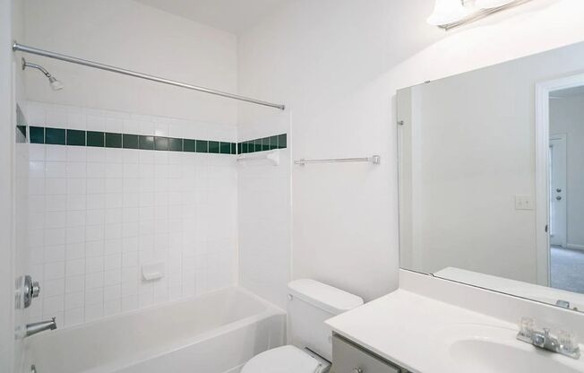 1 bed, 1.5 baths, 883 sqft, $1,250, Unit 4428-2B