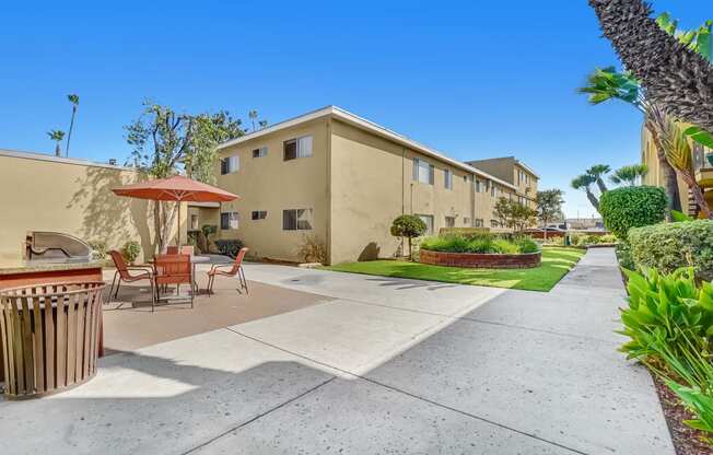 Capistrano Gardens Courtyard with seating