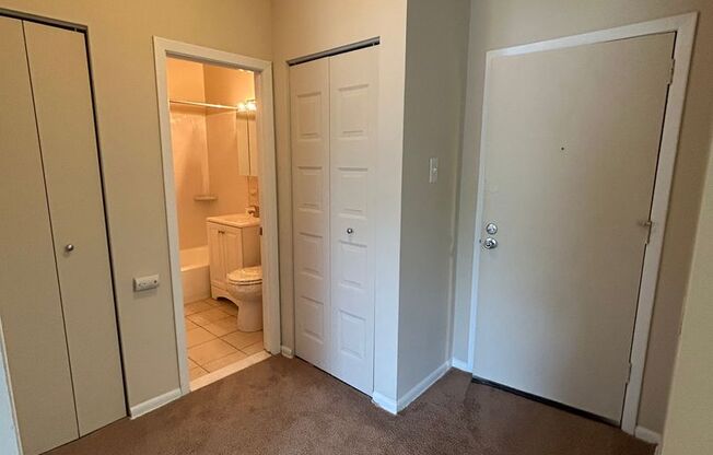 1 bed, 1 bath, 550 sqft, $1,250, Unit B307