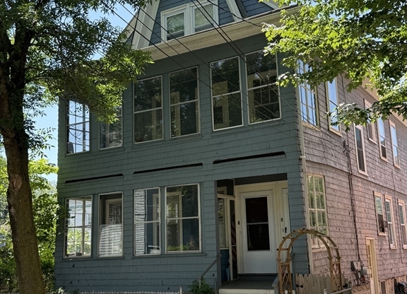 6 MALVERN AVE