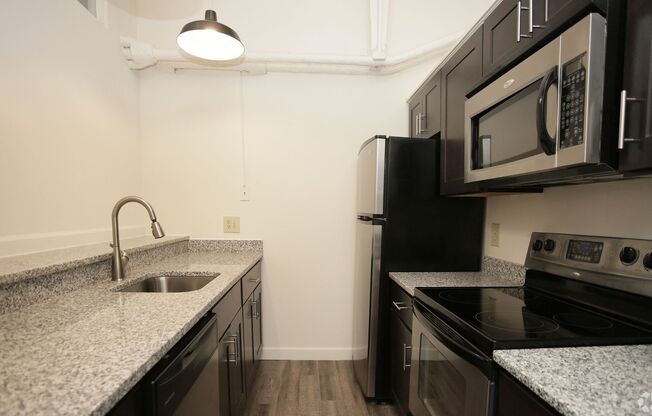 2 beds, 2 baths, 900 sqft, $2,299, Unit 216