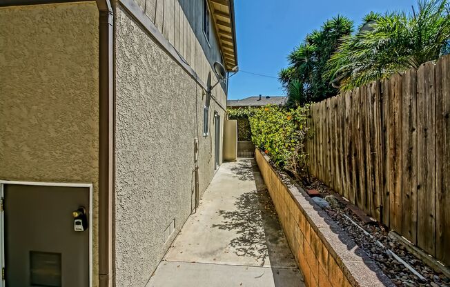 3 beds, 2 baths, $4,000