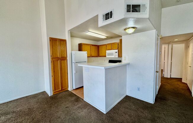 2 beds, 2 baths, $1,350, Unit # 211