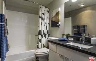 2 beds, 2 baths, 1,165 sqft, $2,800