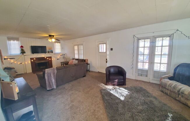 5 beds, 2 baths, $3,825