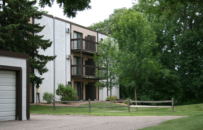 Briar Pond Apartments