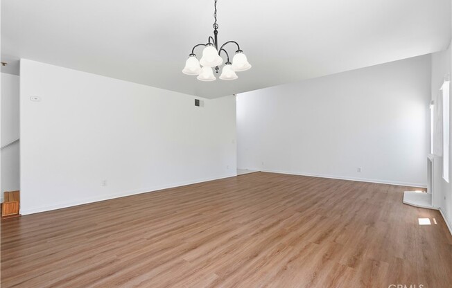 9245 WOODMAN