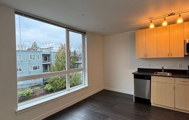 Studio, 1 bath, 247 sqft, $1,375, Unit 303