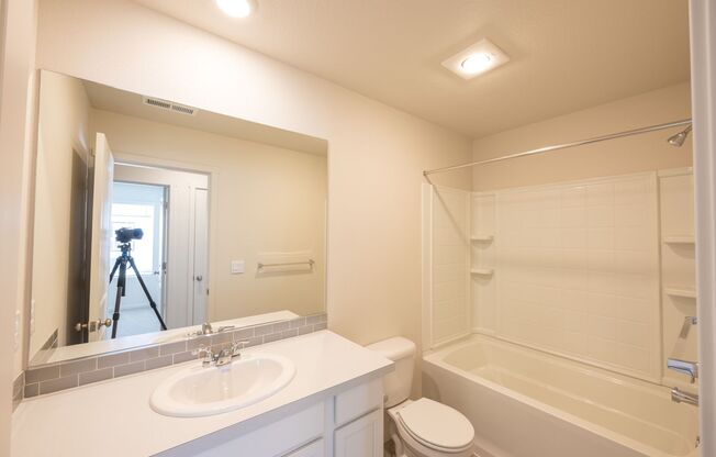 3 beds, 2.5 baths, $2,375