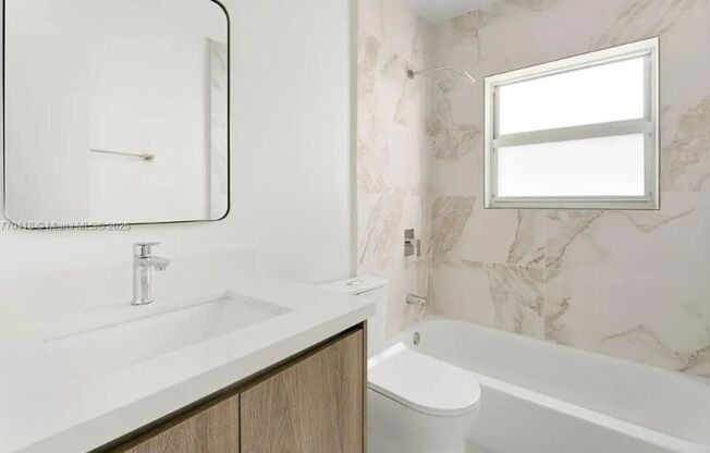 Studio, 1 bath, 400 sqft, $1,900, Unit Unit 03