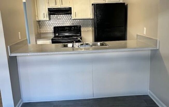 1 bed, 1 bath, 750 sqft, $1,150, Unit C206