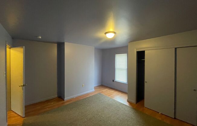 Available NOW-Two Bedroom, One Bath DUPLEX!