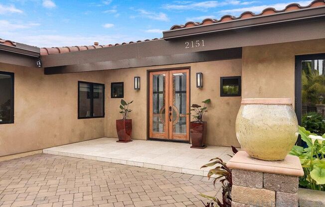 High Above La Jolla Alta-5 Bedroom 3.5 Bathroom Home