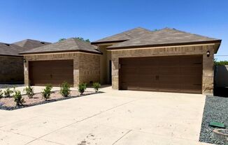 Luxury Duplex in Seguin!