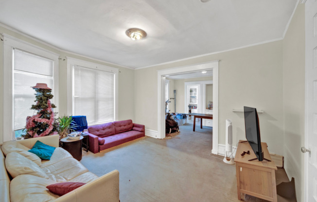 909 Gaffield