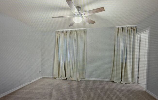 Magnificent Townhome Located In Quail Ridge Community!