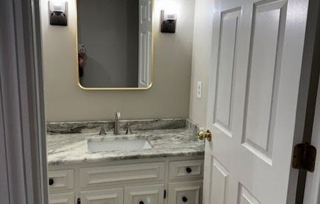 Spacious 2BR/2BA Green Hills Condo – Prime Location, Fully Equipped!