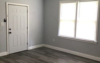 2 beds, 1 bath, $1,275