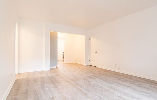 2 beds, 1 bath, 750 sqft, $1,595, Unit 13