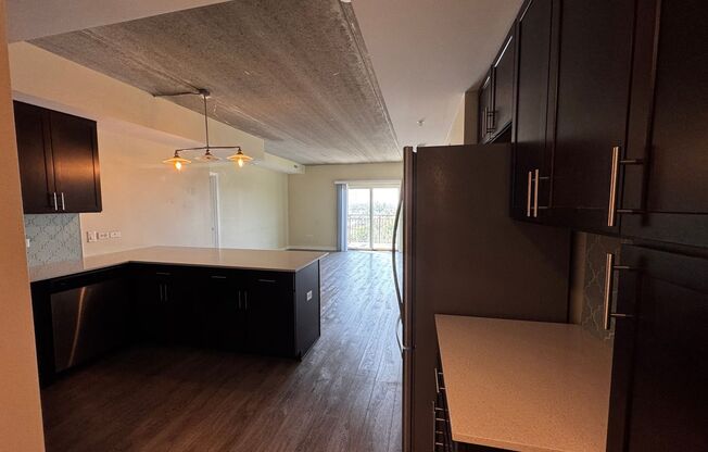 2 beds, 1 bath, 826 sqft, $2,500, Unit 708