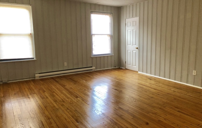 For Rent: Urban Luxury at 914 N. Charles St – Your City Lifestyle Awaits!