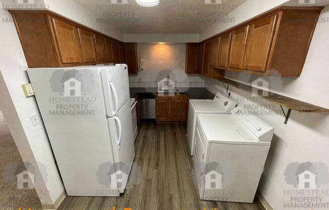 1926 AND 1928 MCCOY AVE NE