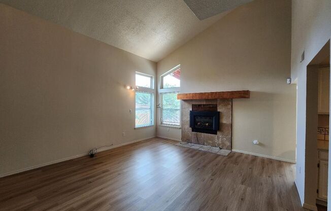 4044 Painted Pony Cir