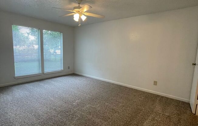 2 beds, 2 baths, 902 sqft, $1,099, Unit 147