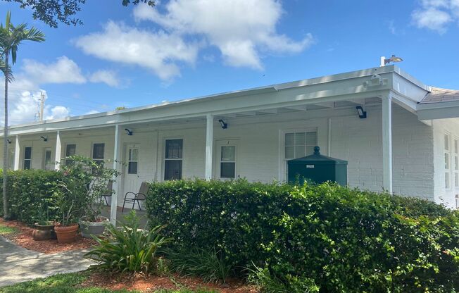 $995 Sec dep special with IN UNIT LAUNDRY in select units in EAST BOCA