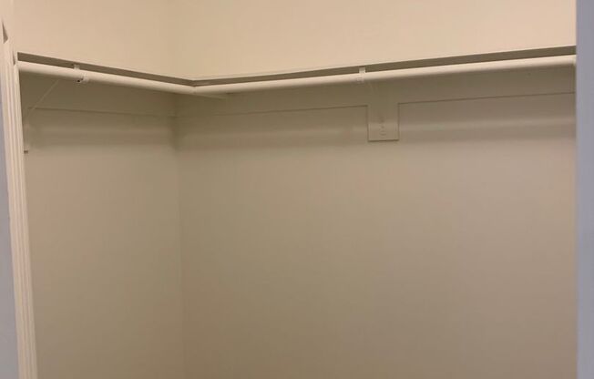 1 bed, 1 bath, 924 sqft, $3,095, Unit 1014-210