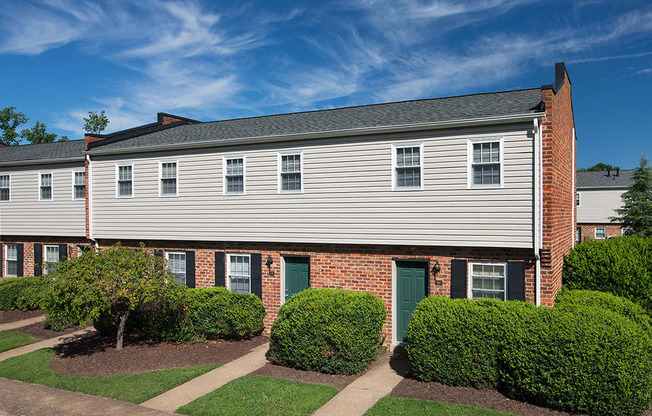 Exterior of Highland Woods Townhouses for Rent