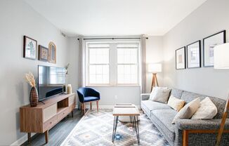Fantastic 1 BR/1BTH in Columbia Heights, just 3 blocks from Metro Station!