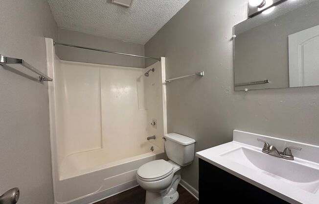 Studio, 1 bath, 400 sqft, $700, Unit 815