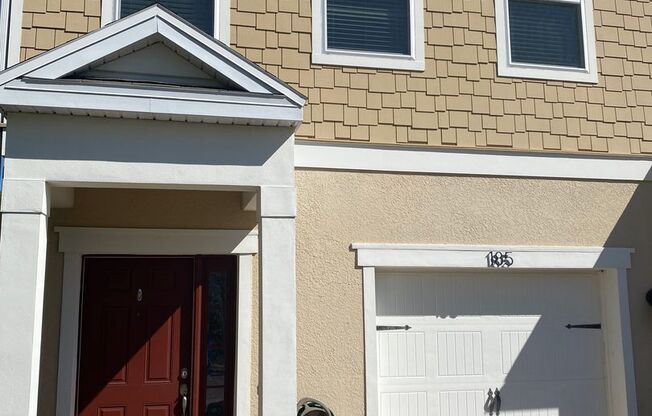3 BEDROOOMS. 2.5 BATHROOM TOWNHOME NEAR THE HEART OF OVIEDO!