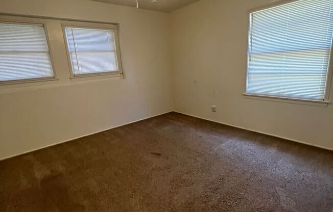 3 beds, 1 bath, $2,800