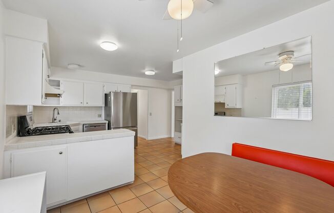 3Bd/2ba Home w/parking in Santa Monica